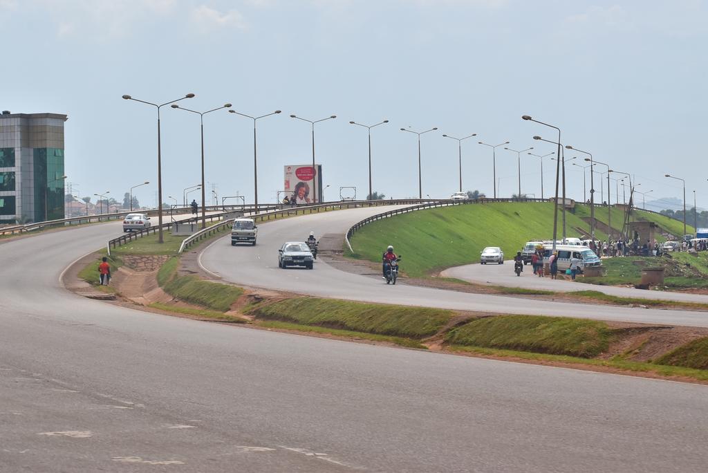 Ugandan MPs raise concerns over Kampala-Entebbe Expressway toll-system gaps