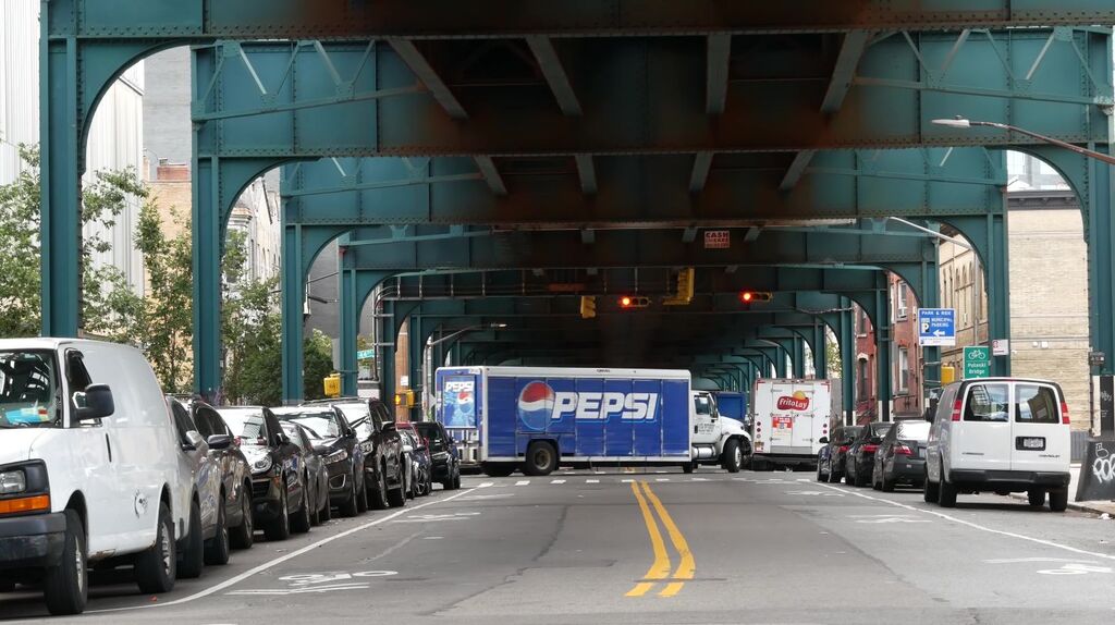 NYC DOT expands clean truck program with MTA