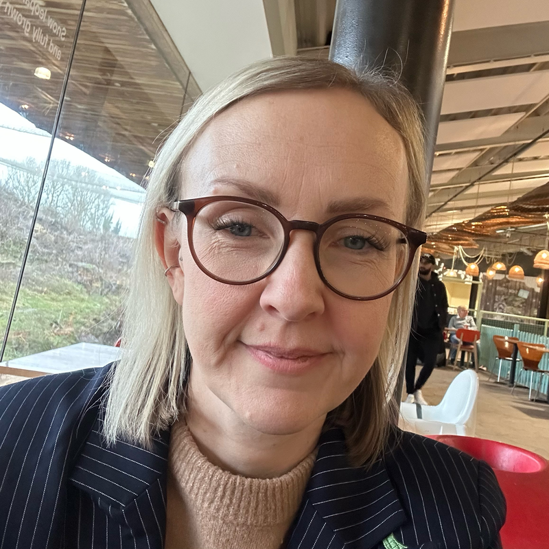 Claire Burgess, Unipart