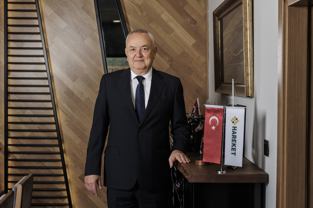 Engin Kuzucu, Hareket