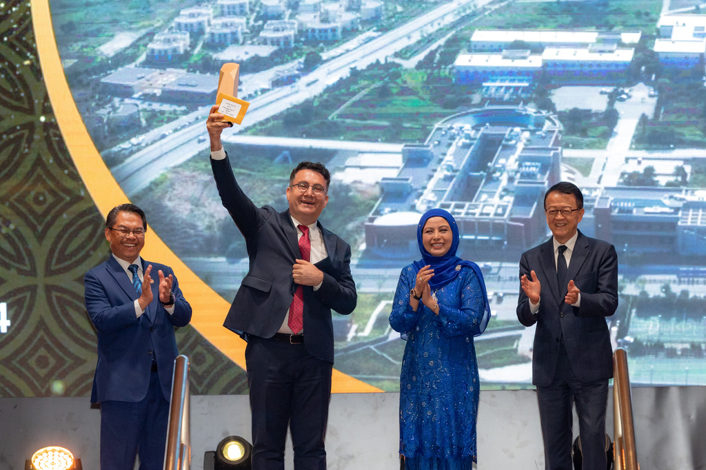 Izmir Institute of Technology honoured with leadership award