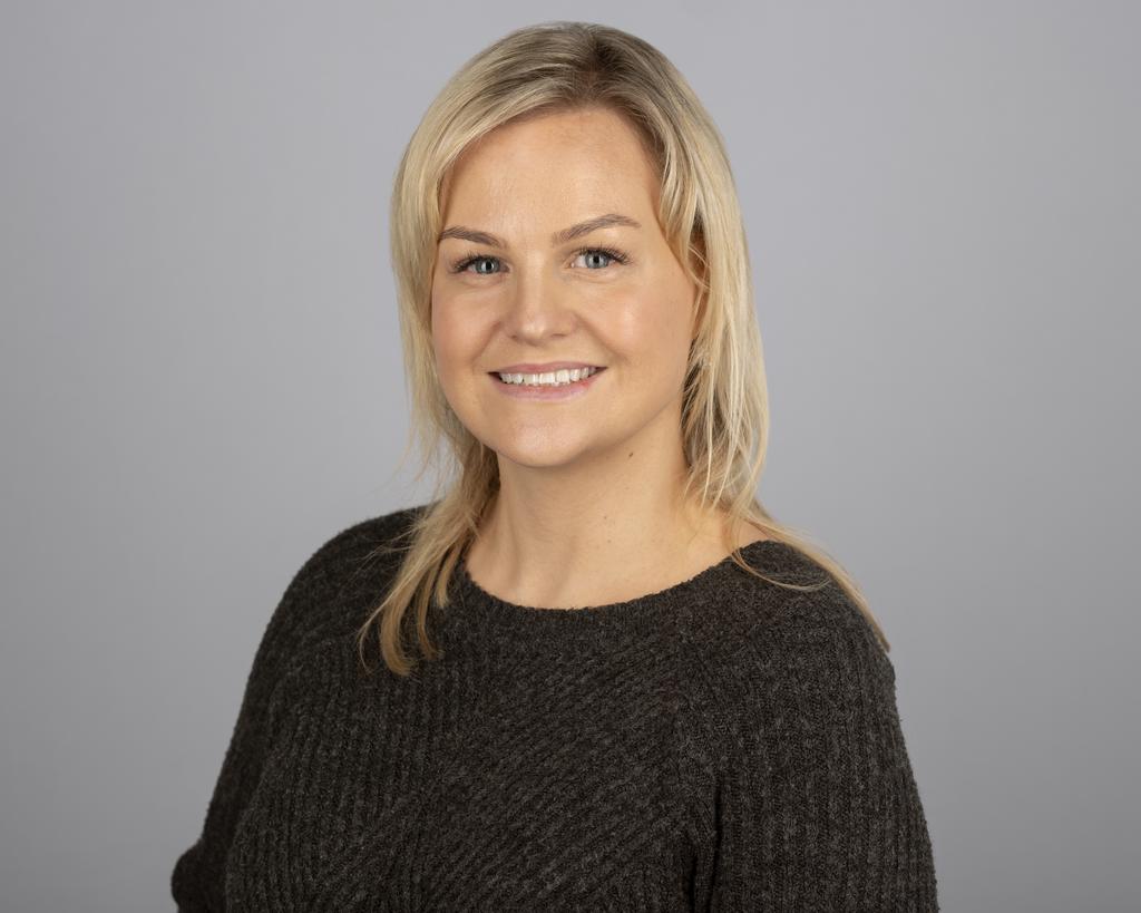 Lorraine Dodd​, Renault