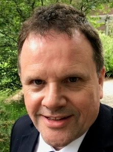 Dr Derek Connolly