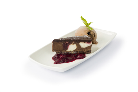 Brakes Vegan Cherry & Chocolate Dessert