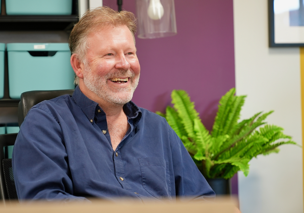 Guy Windsor-Lewis, Locale