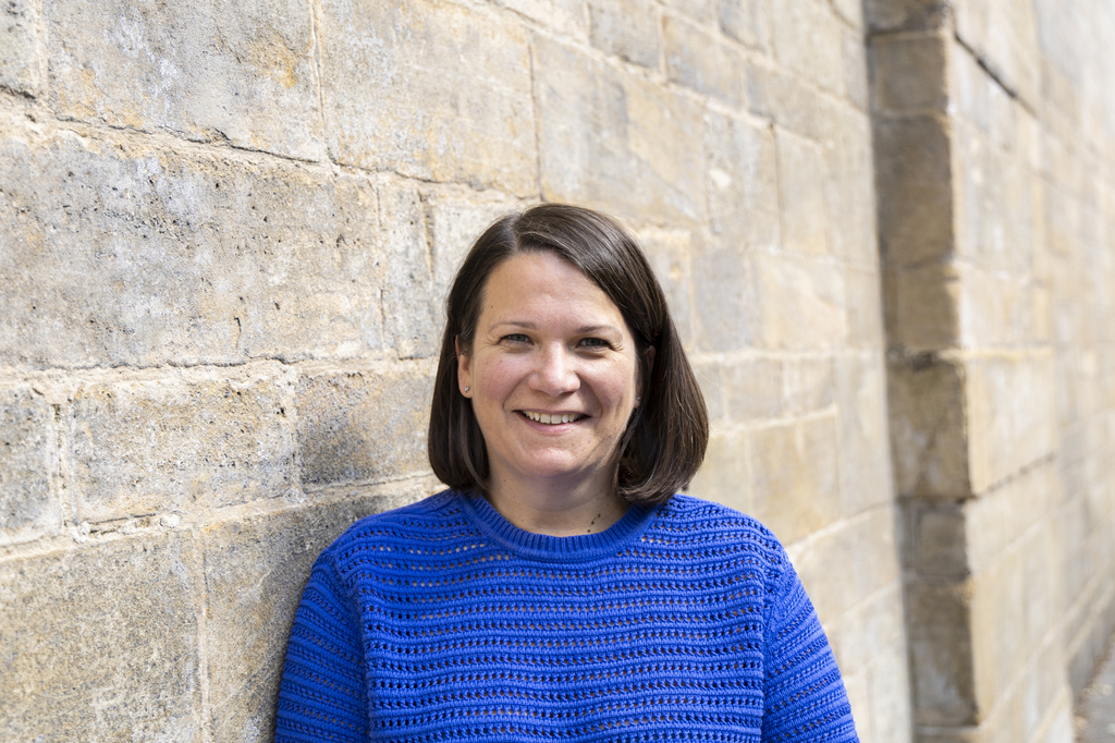 Leisa Pickles, Find Me The Leads