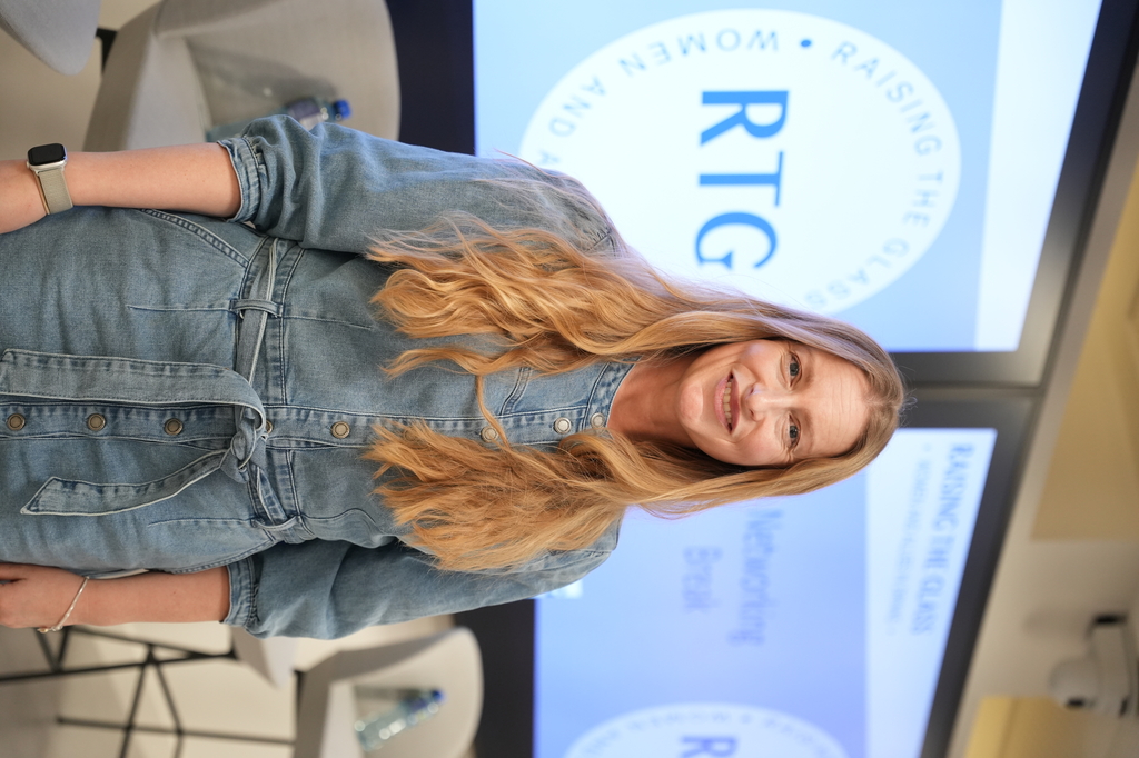 Rebecca Oliver-Mooney, Raising the Glass