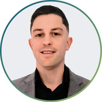 Chris Holdup, Mode Transport