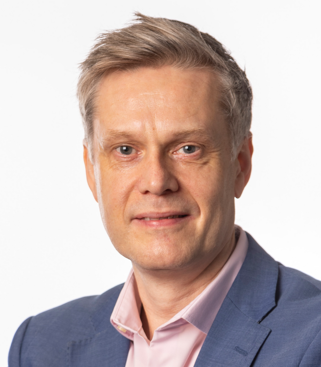 Simon White, Mott MacDonald