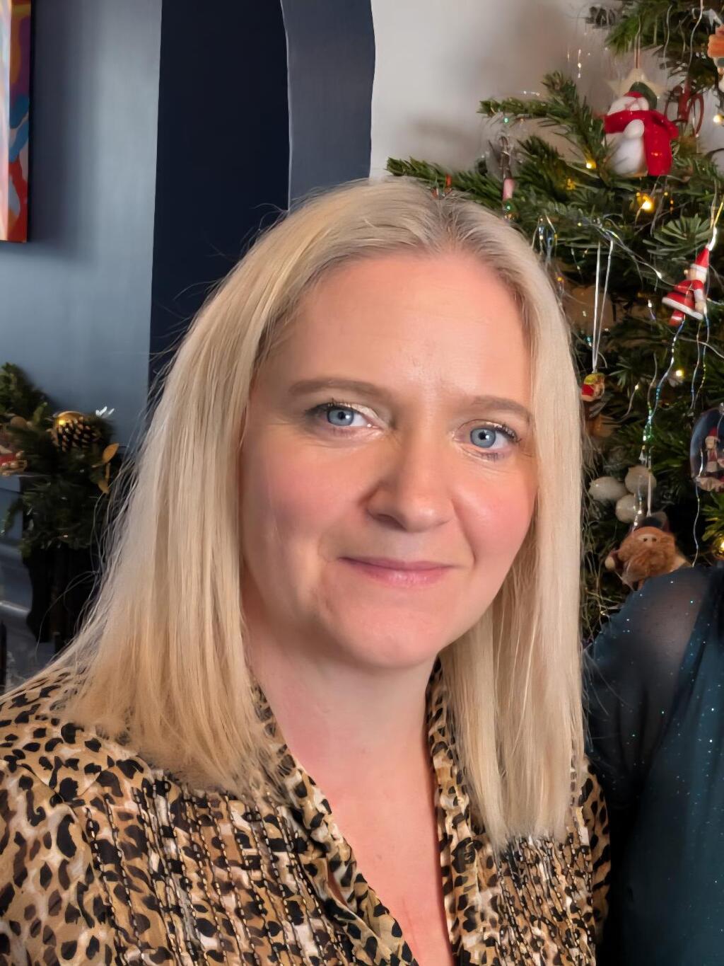 Lisa Gower, Pilgrims Hospice