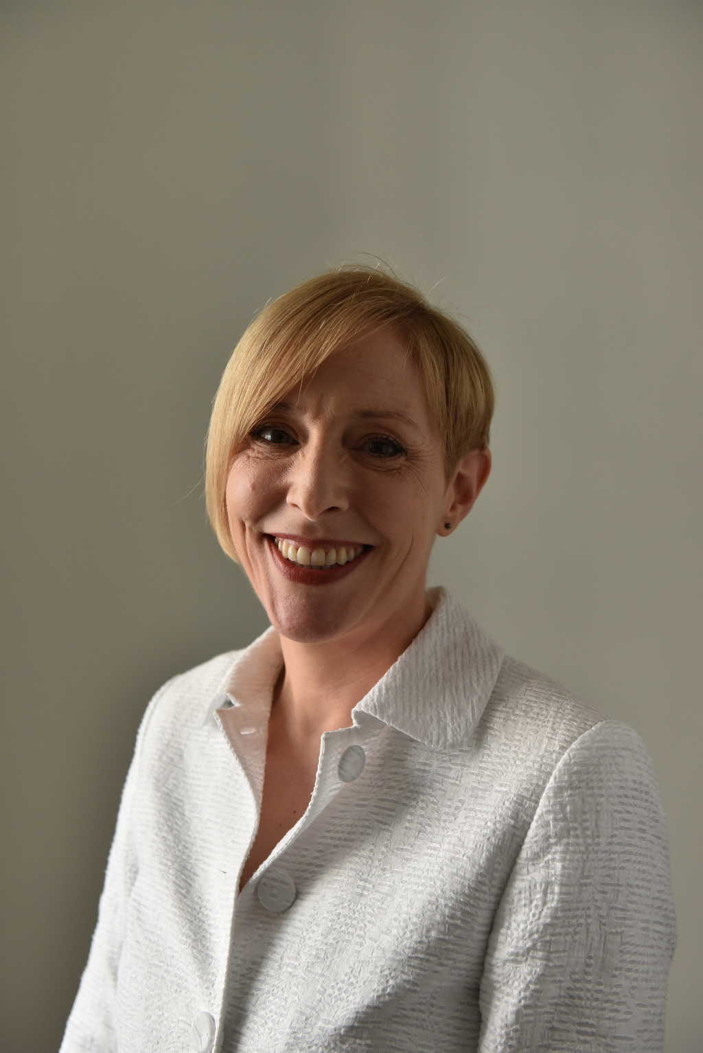 Vanessa Longley, Beat