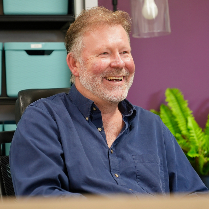 Guy Windsor-Lewis, Locale