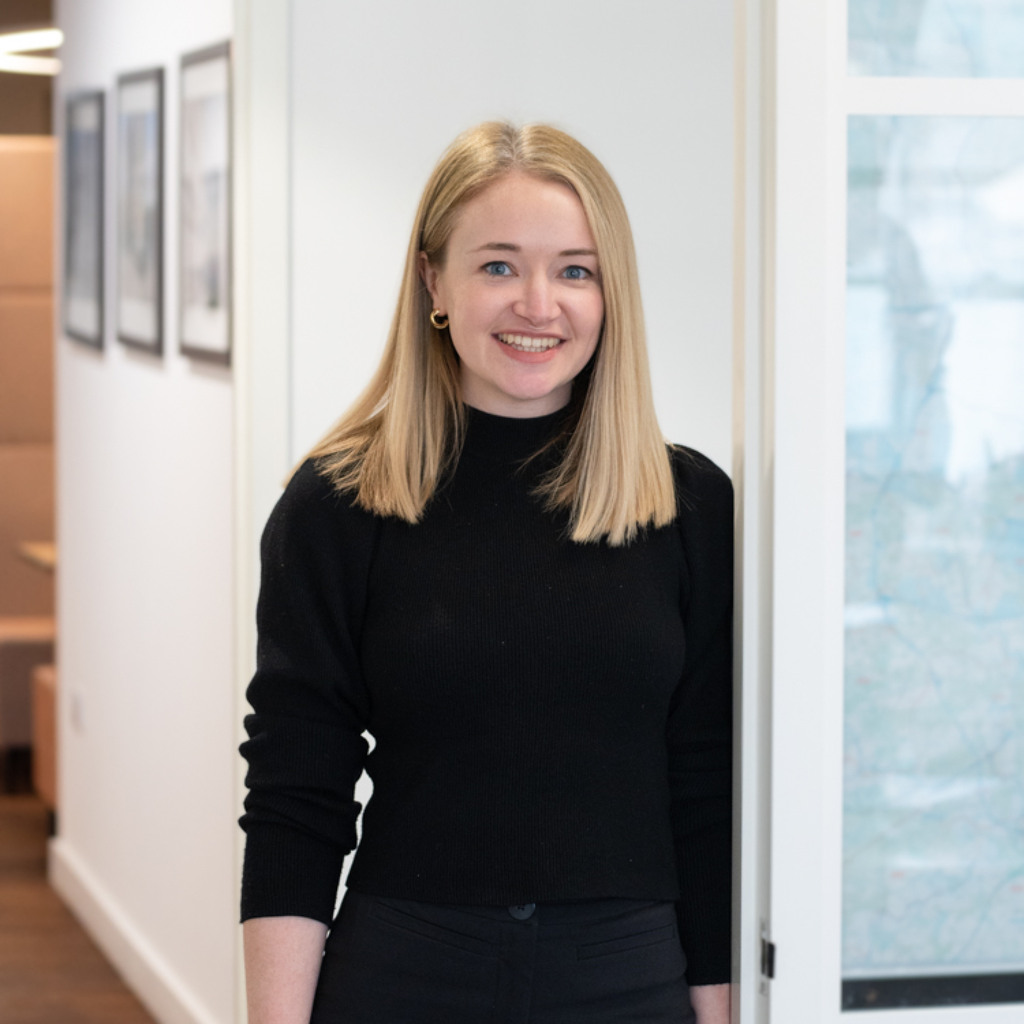 Victoria Manston, HUB