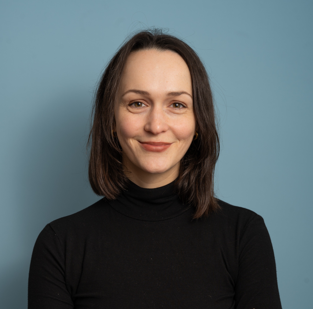 Caitlin Hogan-Lloyd, Cordis Bright