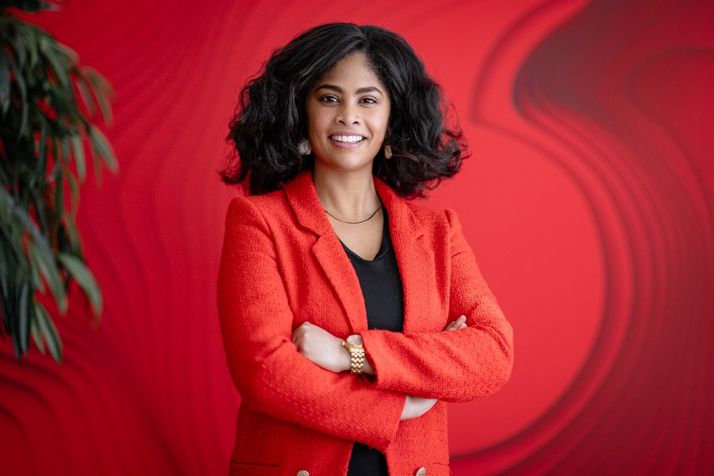 Taylor Mirkarimi, Vodafone