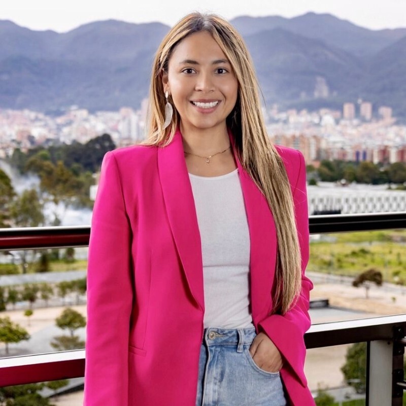 Angie Barreto, Menzies Aviation