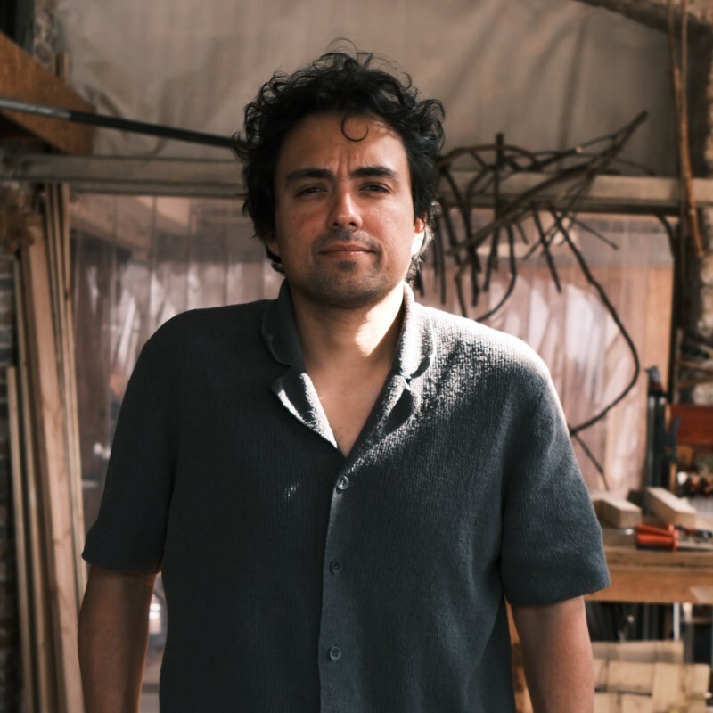 Sebastian Hoyos, Charlatte Manutention