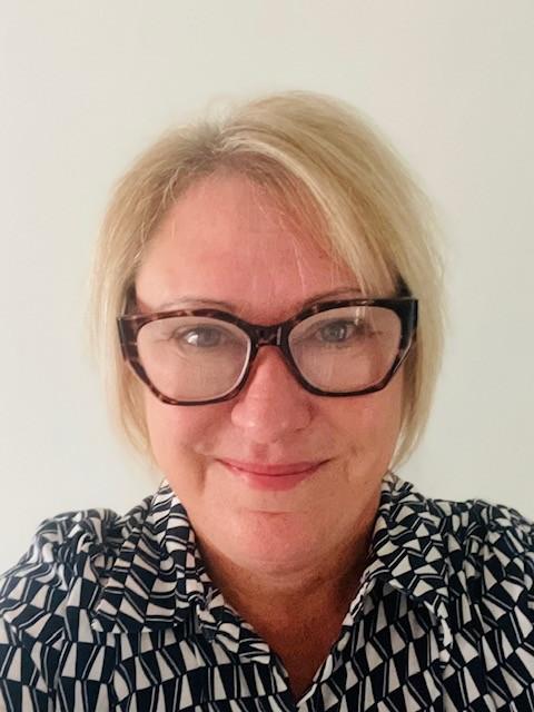 Alison Schofield, Independent