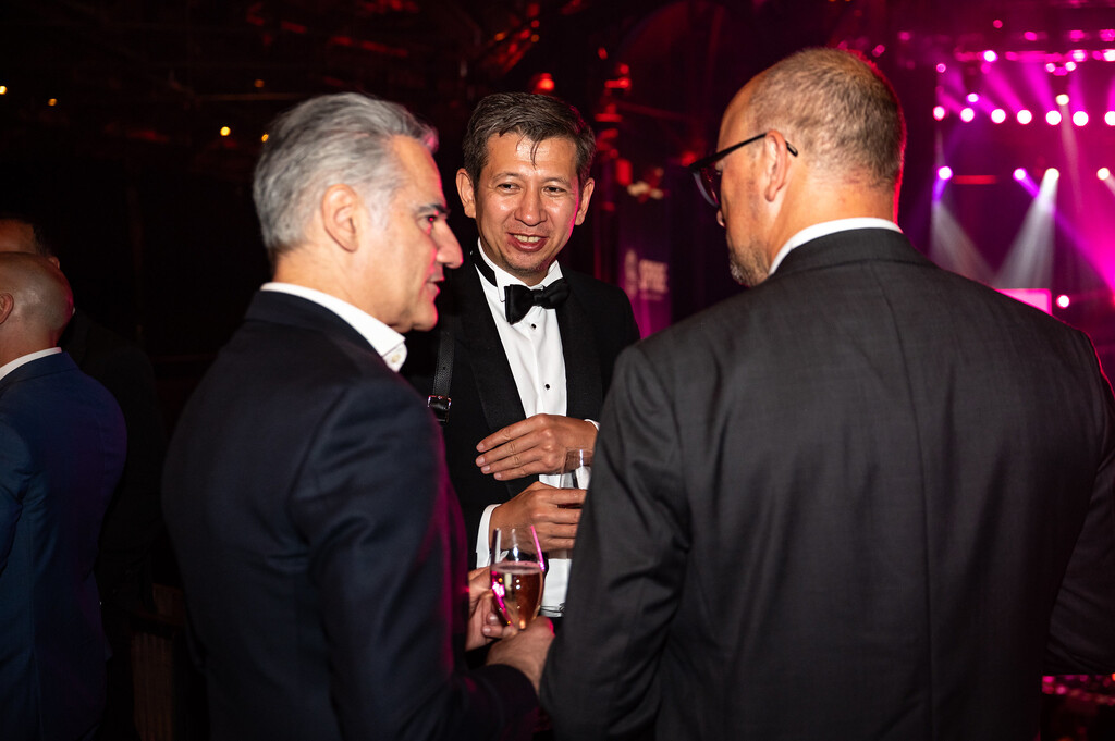 network with peer image