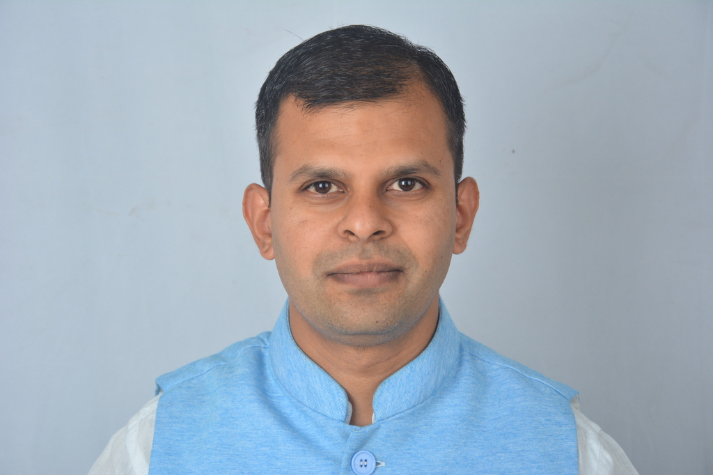 Shailesh Shinde, Social Lab