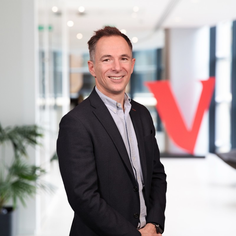 Ben Thompson, Vanguard