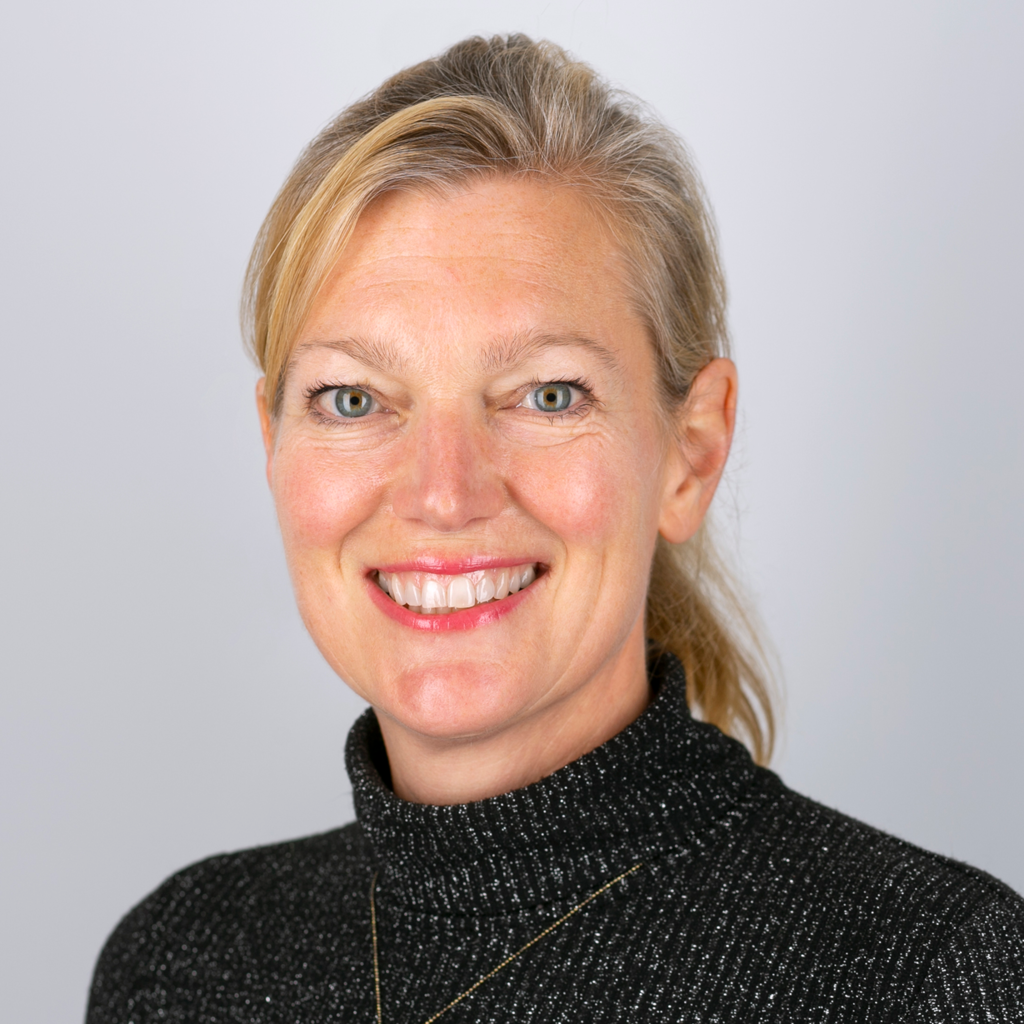 Holly Mackay