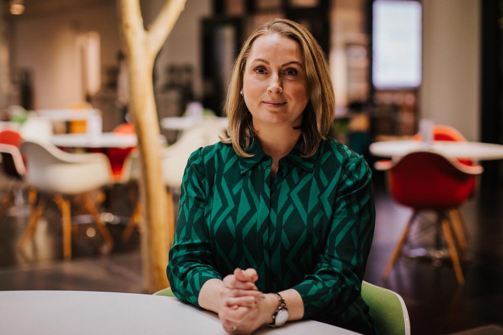 Fiona Hyde, Santander