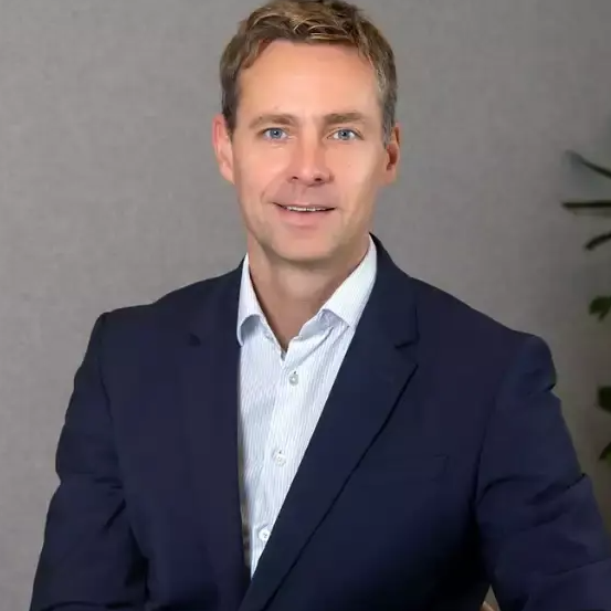 Fraser Lundie, Aviva Investors