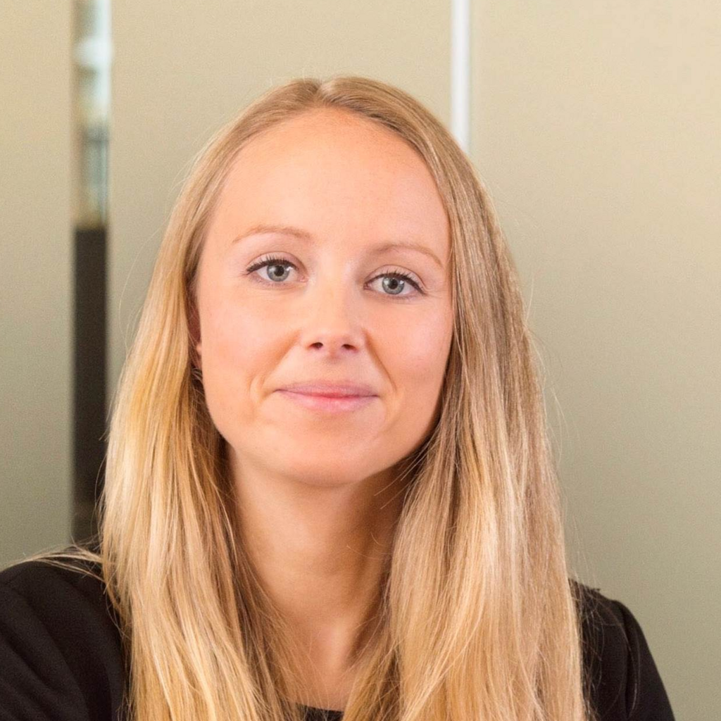 Ali Farrell, Legal & General