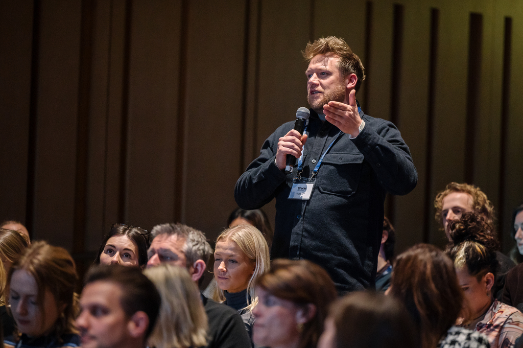 Who should attend - image