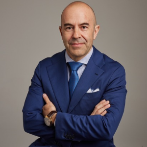 Alessandro Farris, EssilorLuxottica