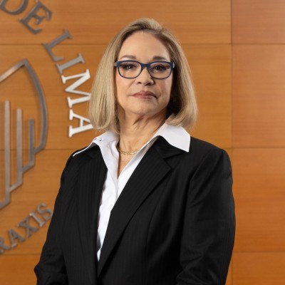Patricia Stuart, Universidad de Lima