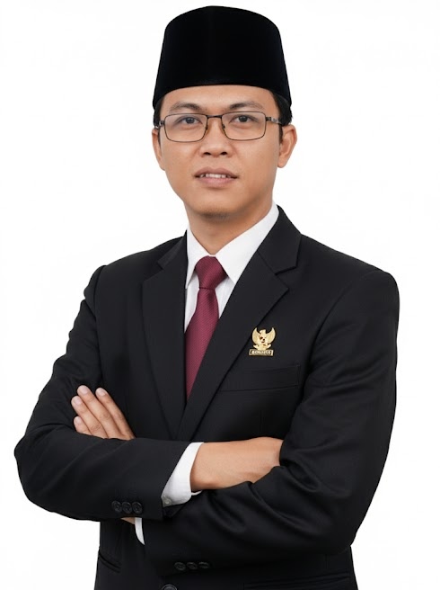 Muhammad Nanang Qosim, Universitas Islam Negeri Raden Mas Said Surakarta 