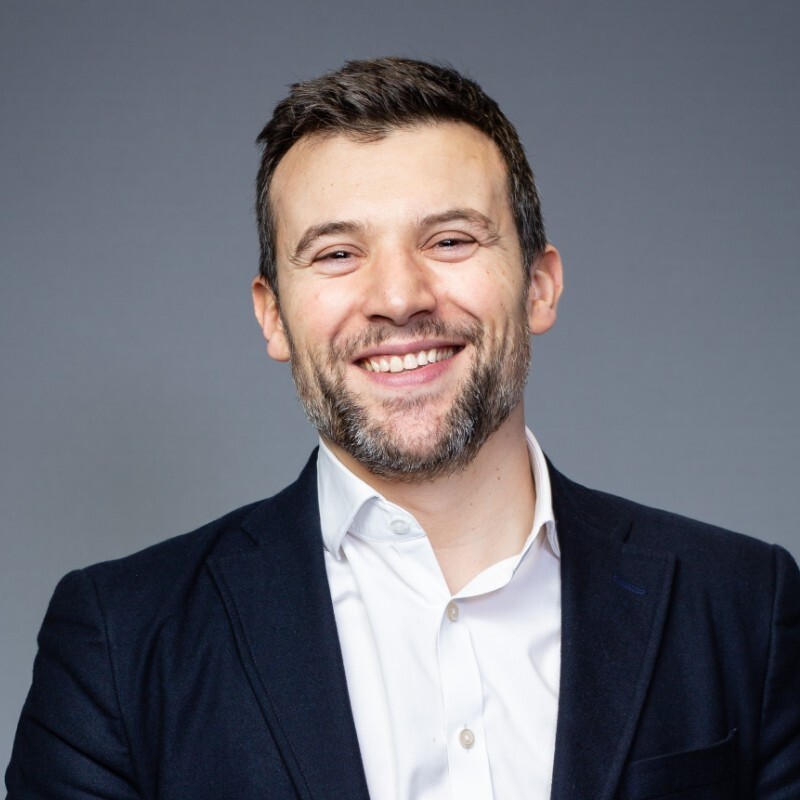 Angel Serrano, Visa