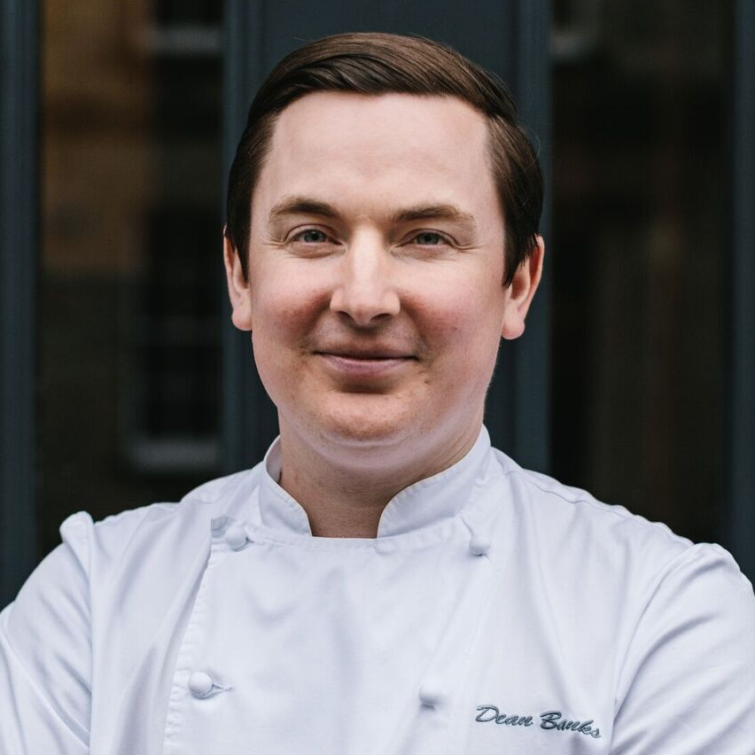 Dean Banks, Haar